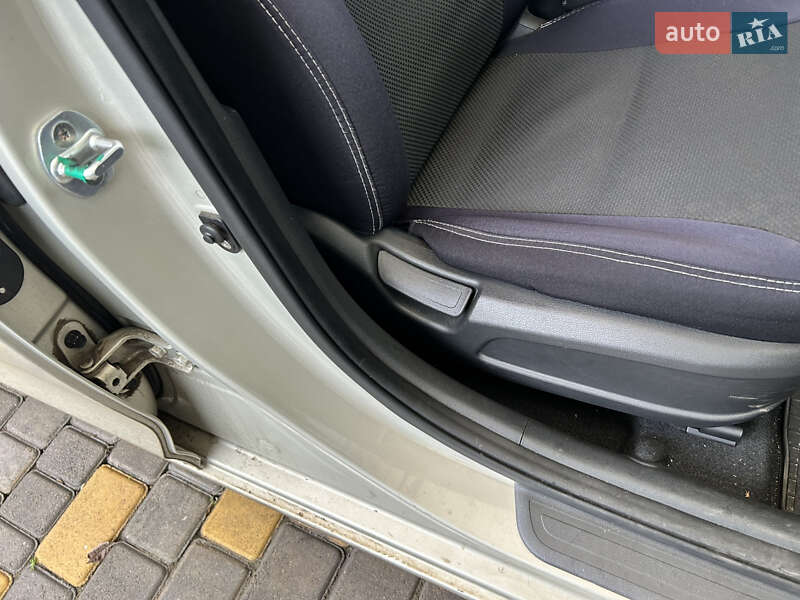 Седан Hyundai Elantra 2016 в Одессе