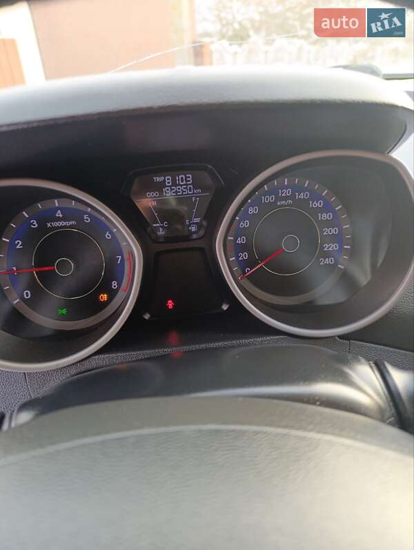 Седан Hyundai Elantra 2011 в Семенівці