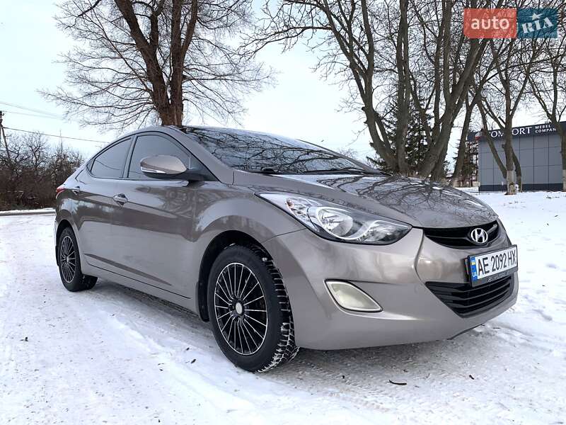 Седан Hyundai Elantra 2013 в Кривом Роге