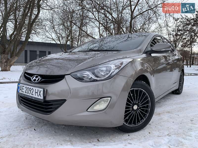 Седан Hyundai Elantra 2013 в Кривом Роге