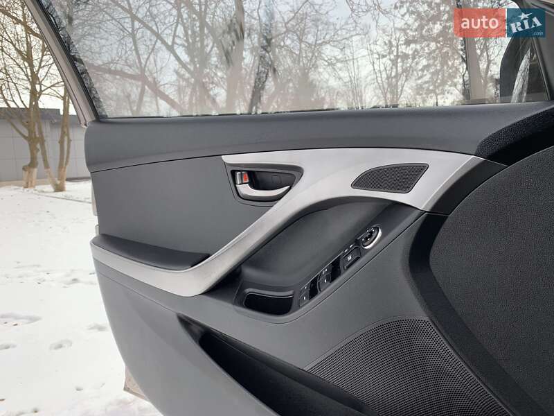 Седан Hyundai Elantra 2013 в Кривом Роге