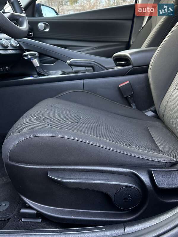 Седан Hyundai Elantra 2022 в Сумах