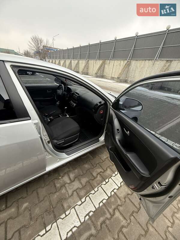 Седан Hyundai Elantra 2007 в Івано-Франківську