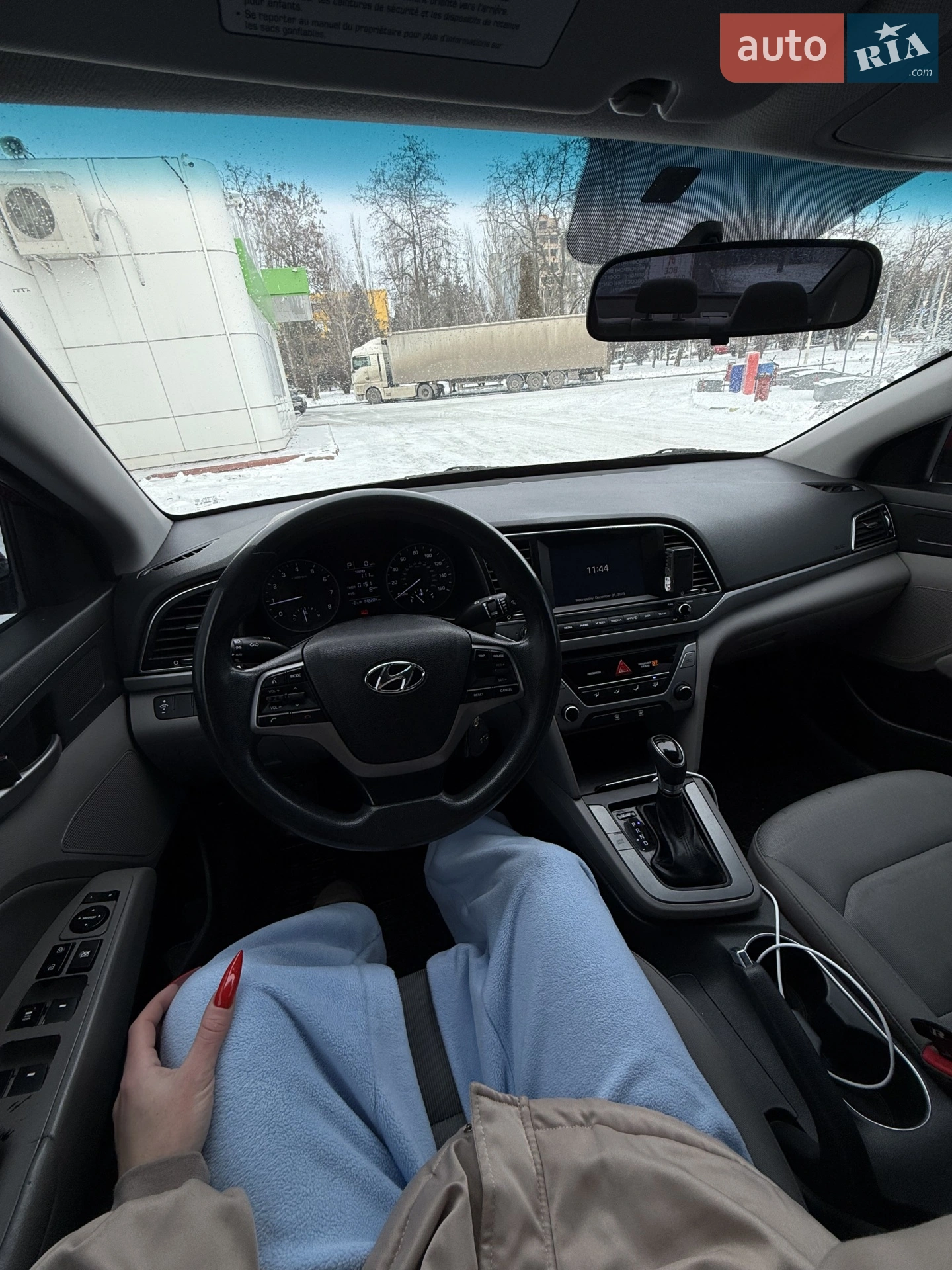 2017 Hyundai Elantra - мініатюра 14