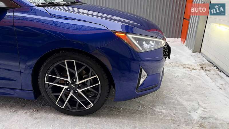 Hyundai Elantra 2019