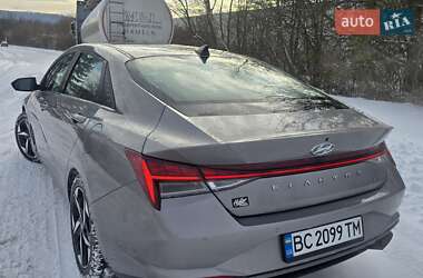 Седан Hyundai Elantra 2023 в Львові