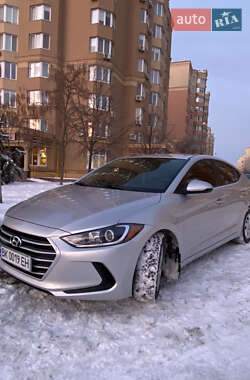 Седан Hyundai Elantra 2016 в Києві