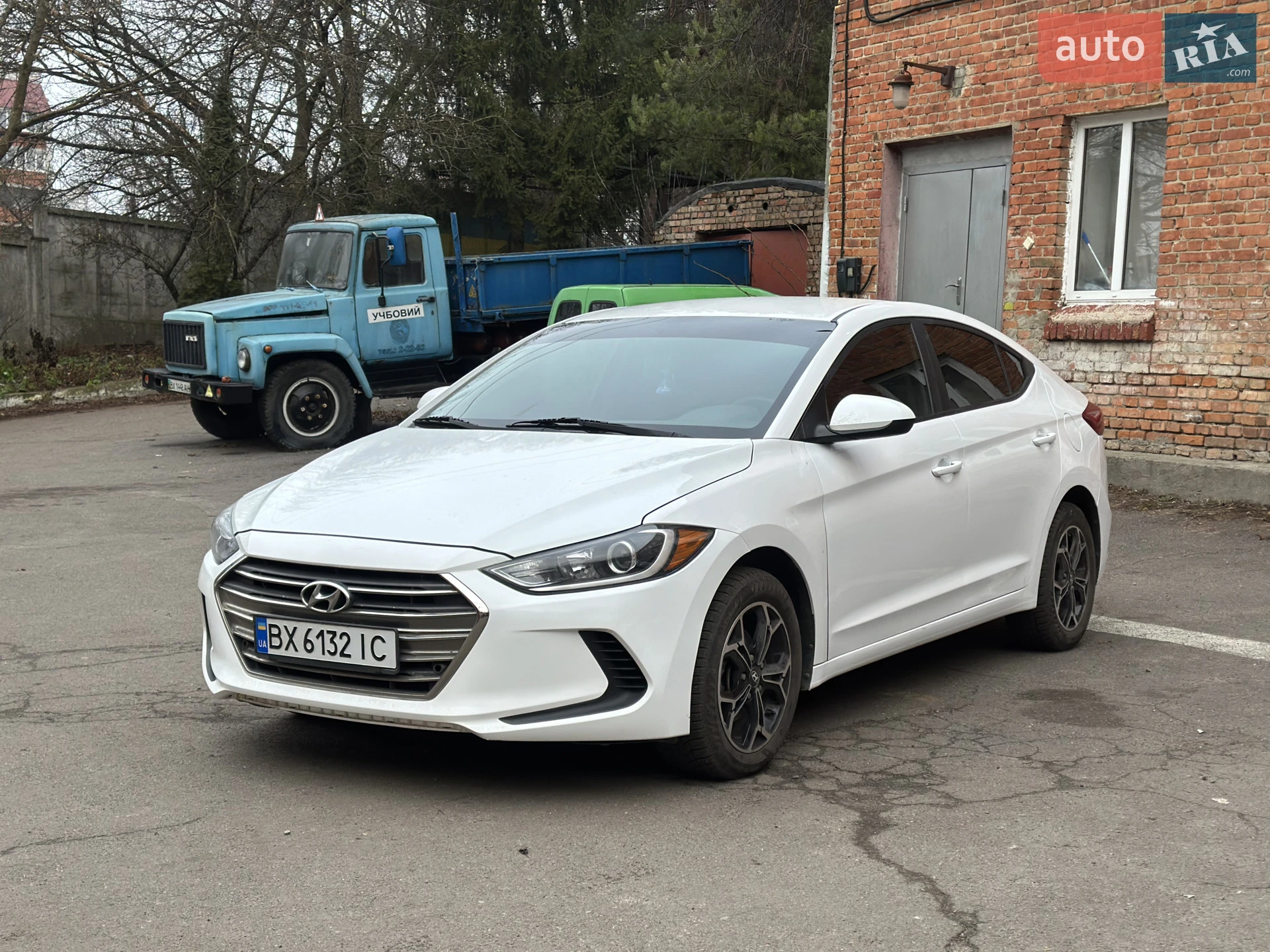 2017 Hyundai Elantra - фото 1