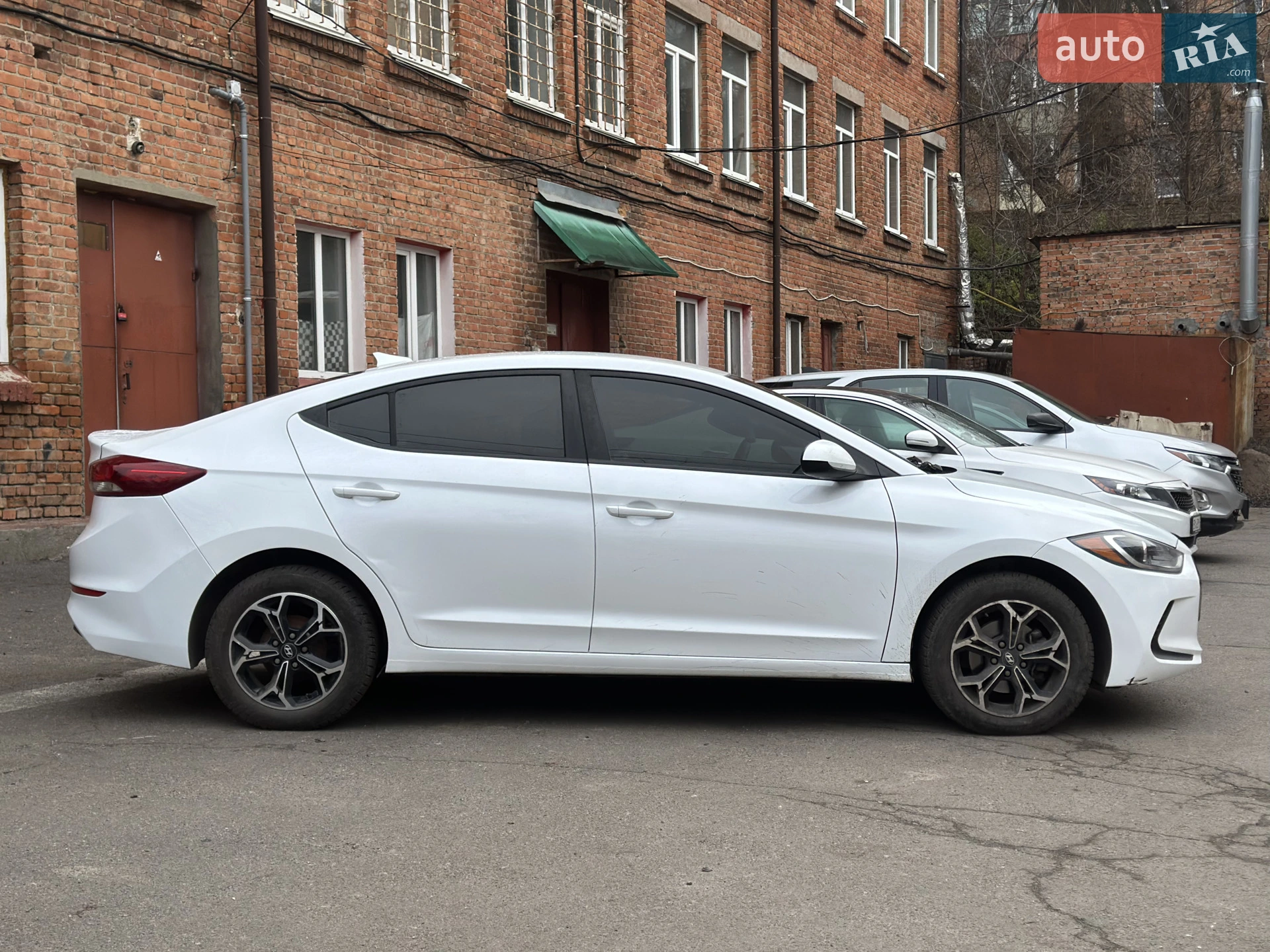 2017 Hyundai Elantra - мініатюра 7