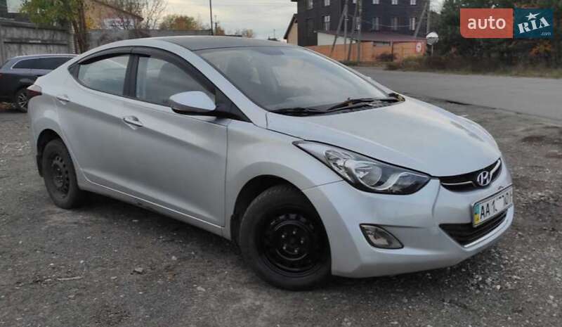 Hyundai Elantra 2011
