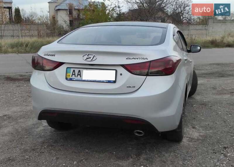 Седан Hyundai Elantra 2011 в Киеве
