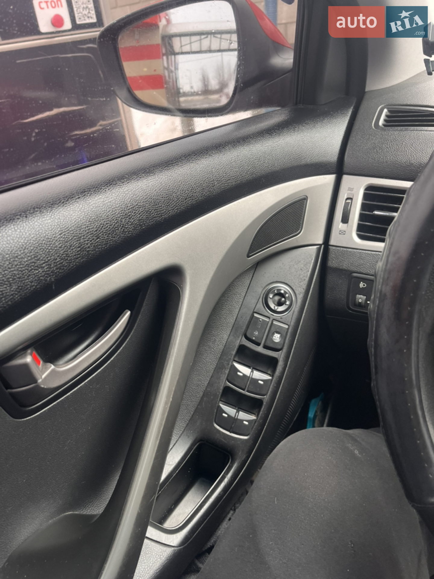 2011 Hyundai Elantra - мініатюра 10