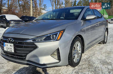 Седан Hyundai Elantra 2019 в Києві