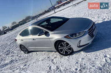 Седан Hyundai Elantra 2016 в Киеве