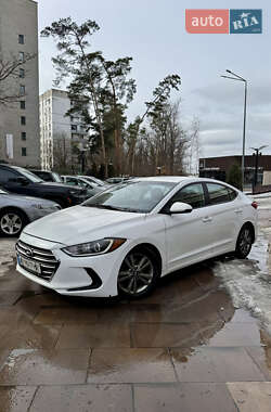 Седан Hyundai Elantra 2017 в Киеве