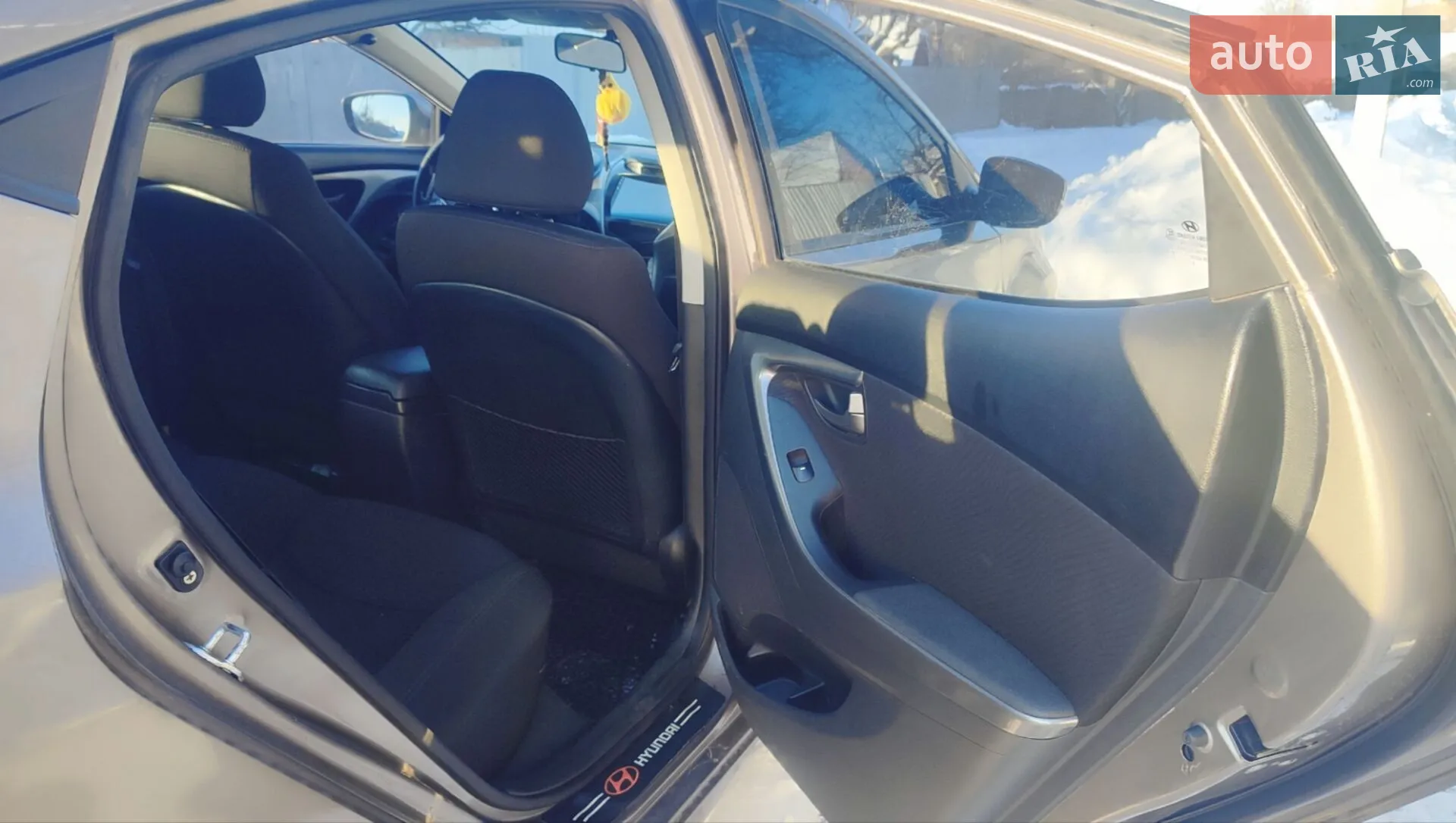 2013 Hyundai Elantra - мініатюра 18
