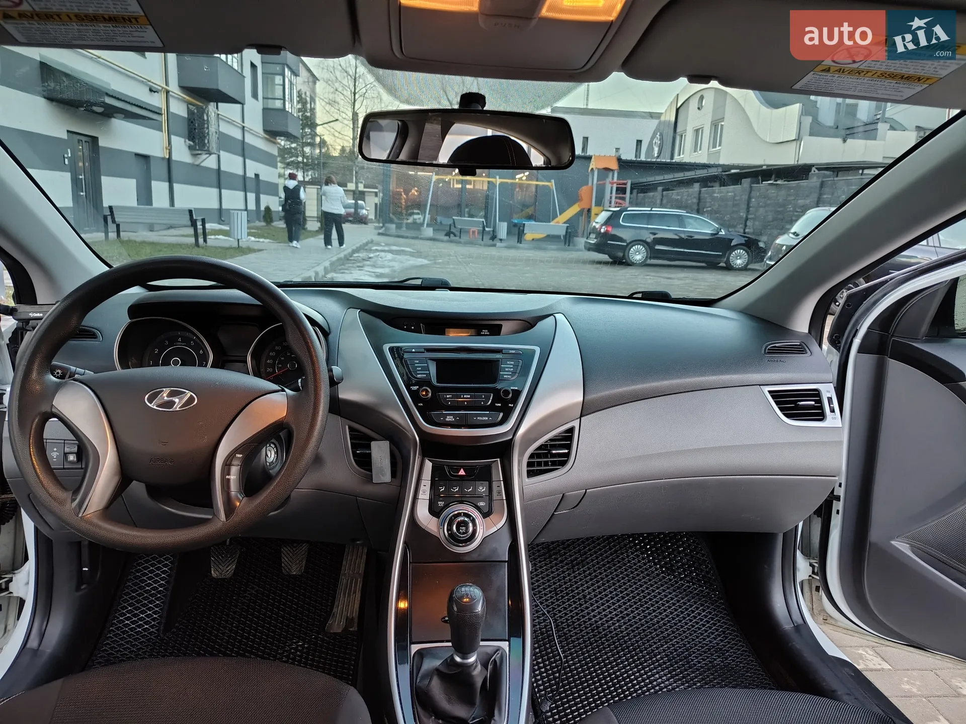 2013 Hyundai Elantra - мініатюра 29