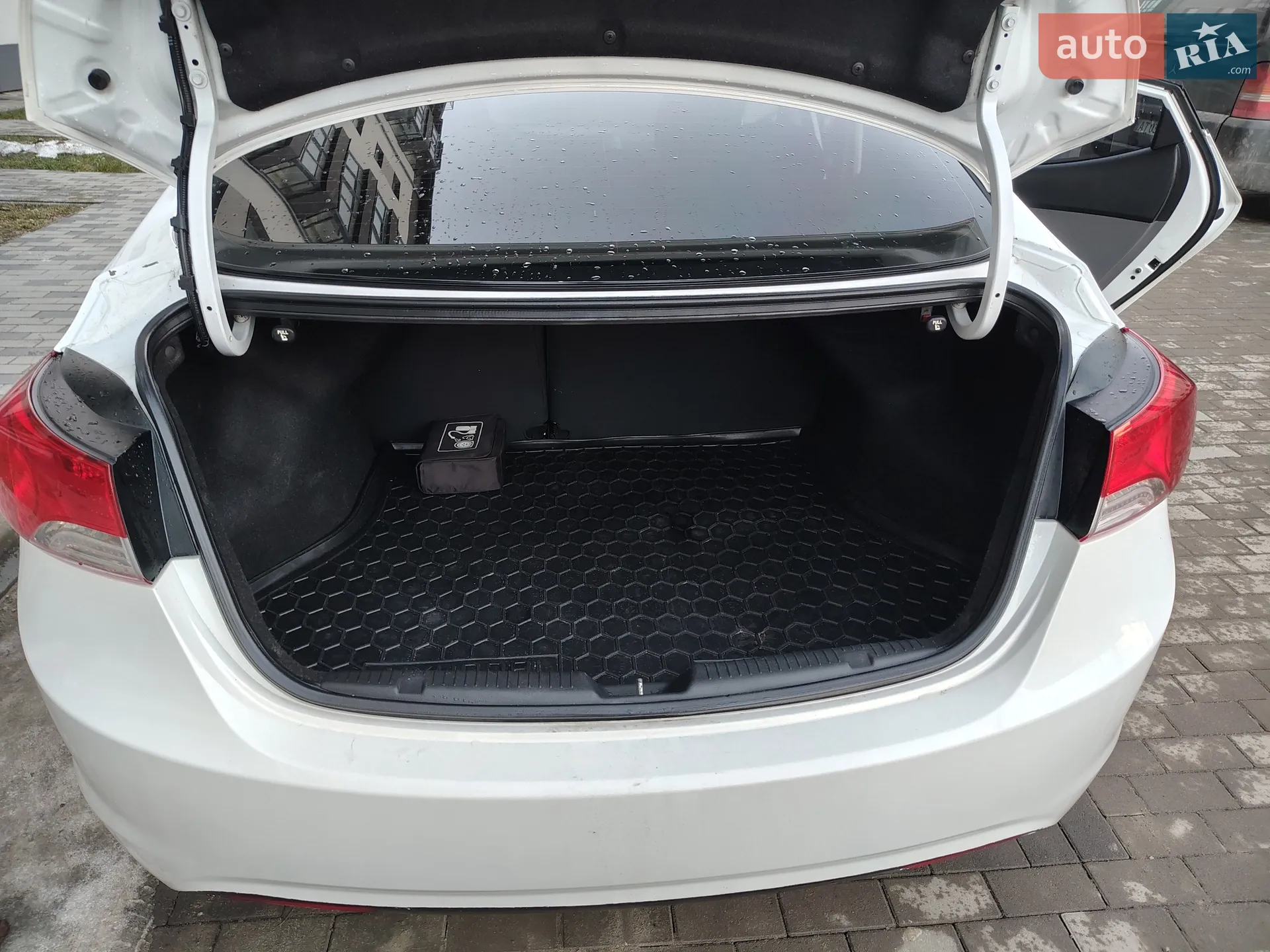 2013 Hyundai Elantra - мініатюра 33