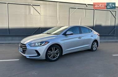 Седан Hyundai Elantra 2017 в Киеве