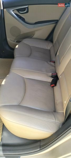 Седан Hyundai Elantra 2012 в Киеве