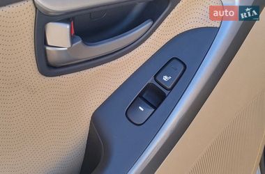 Седан Hyundai Elantra 2012 в Киеве