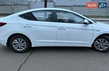 Седан Hyundai Elantra 2020 в Киеве