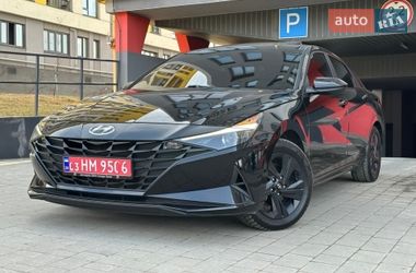 Седан Hyundai Elantra 2023 в Львові