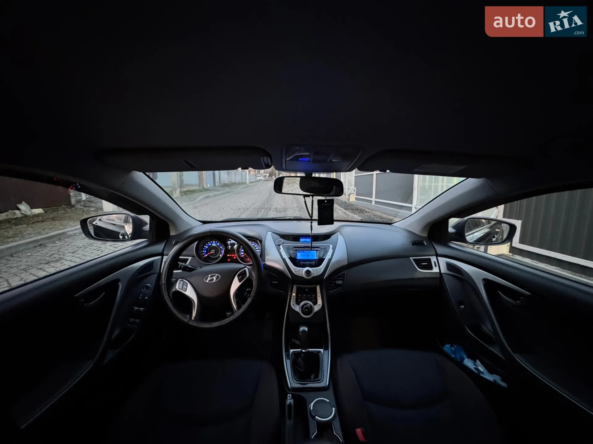 2011 Hyundai Elantra - мініатюра 16