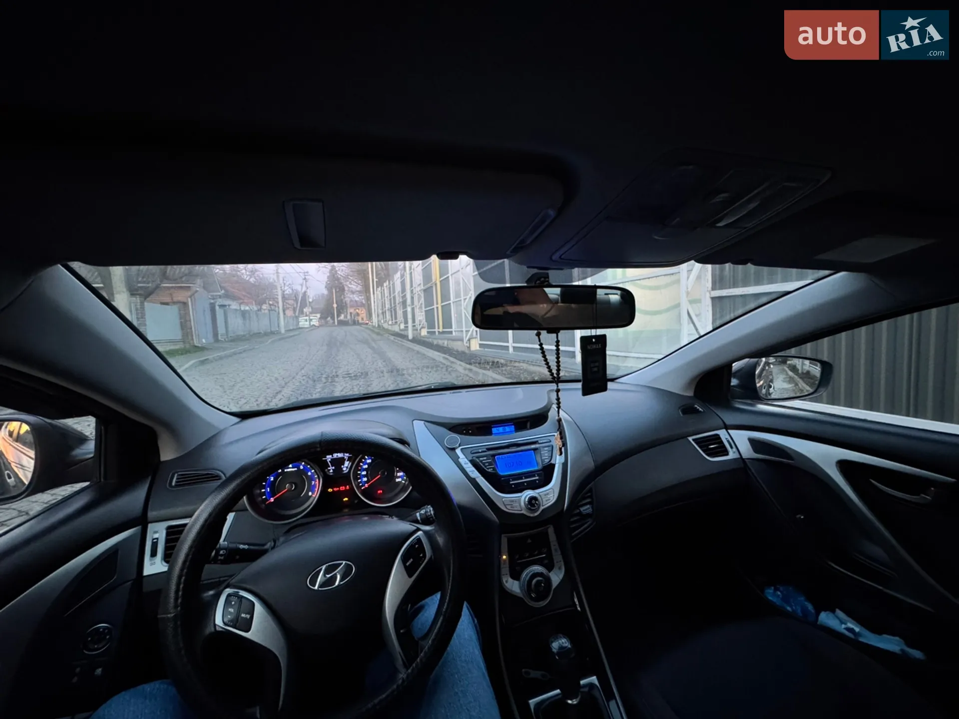 2011 Hyundai Elantra - мініатюра 25