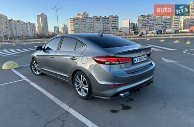Седан Hyundai Elantra 2016 в Києві