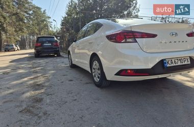 Седан Hyundai Elantra 2020 в Киеве