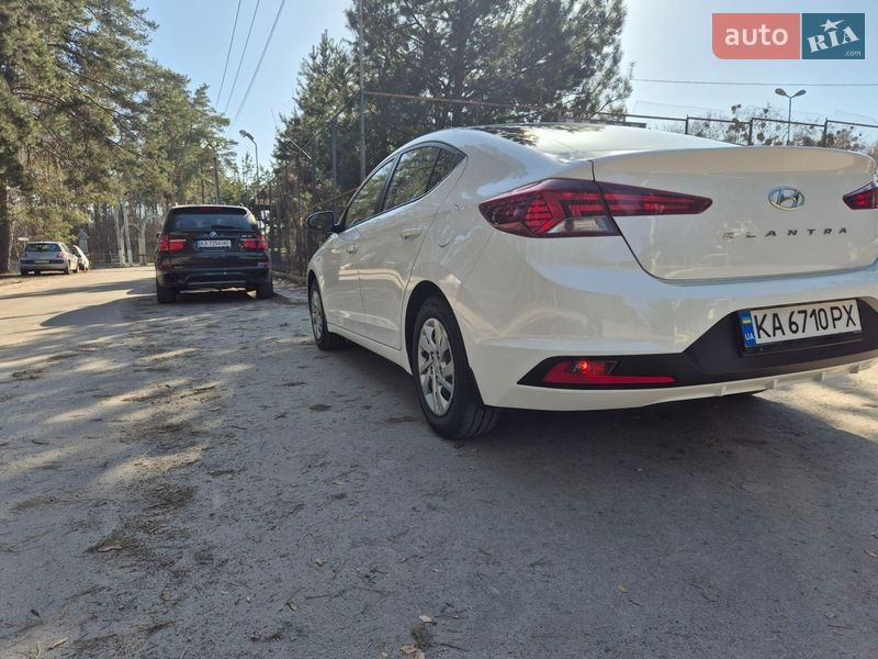 Седан Hyundai Elantra 2020 в Киеве