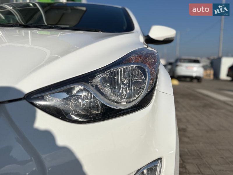 Седан Hyundai Elantra 2012 в Киеве