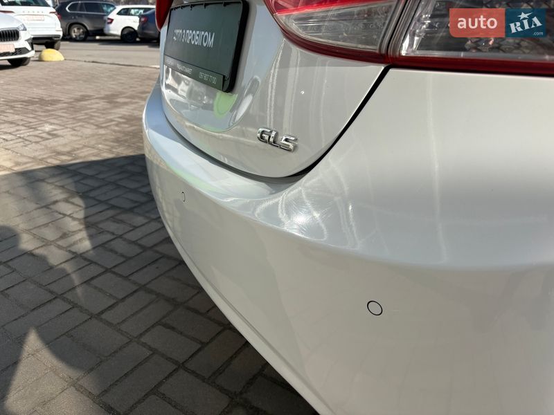 Седан Hyundai Elantra 2012 в Киеве