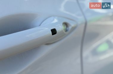 Седан Hyundai Elantra 2012 в Киеве