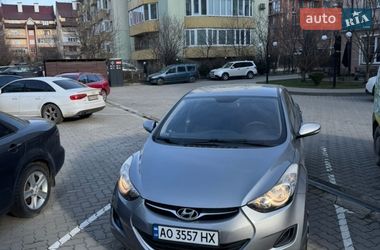 Седан Hyundai Elantra 2013 в Ужгороді