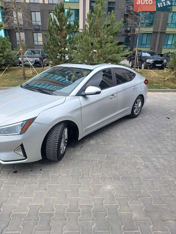 Hyundai Elantra 2019