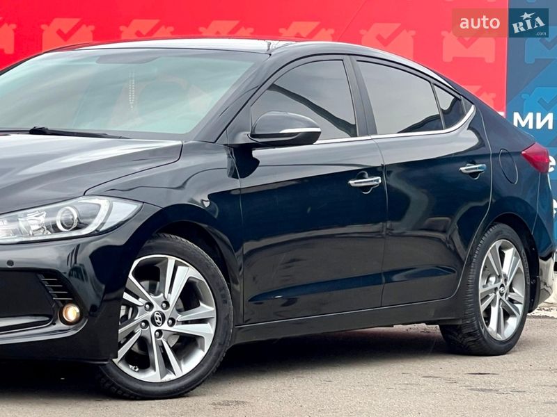 Седан Hyundai Elantra 2016 в Киеве