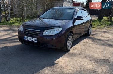 Седан Hyundai Elantra 2010 в Днепре