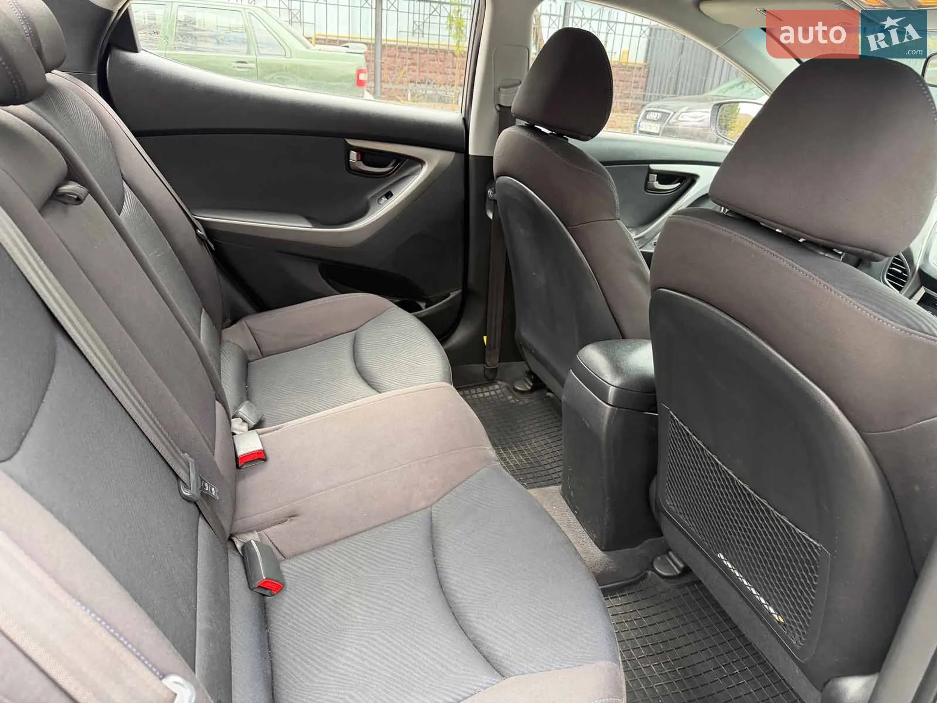 2011 Hyundai Elantra - мініатюра 19