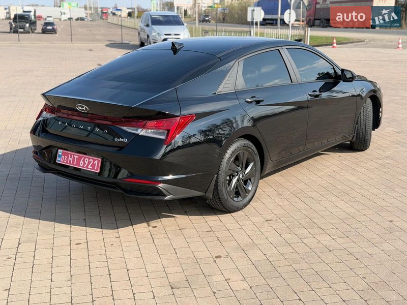 Седан Hyundai Elantra 2022 в Луцке