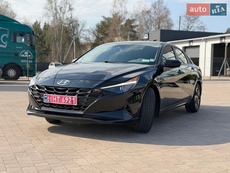 Седан Hyundai Elantra 2022 в Луцке