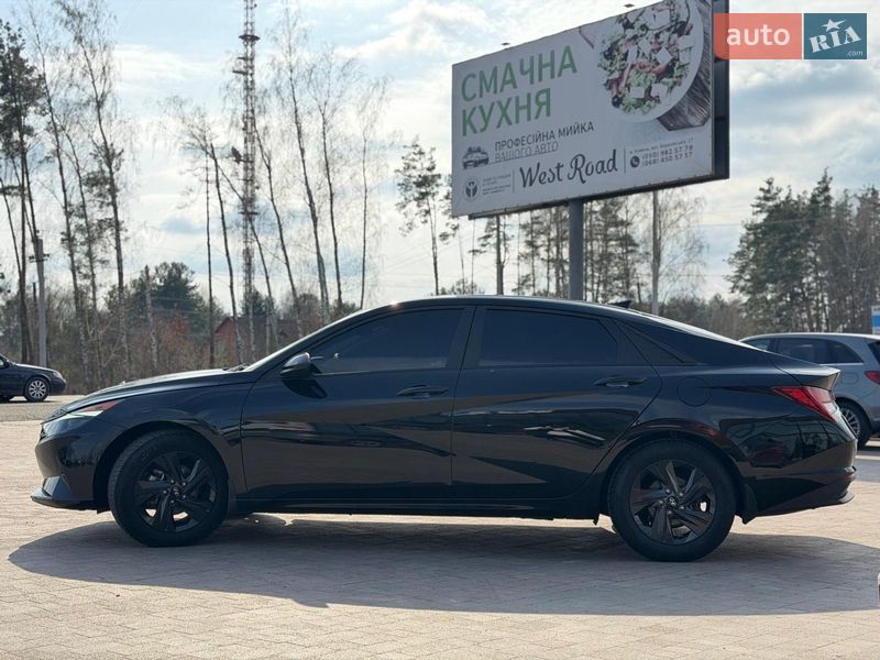 Седан Hyundai Elantra 2022 в Луцке