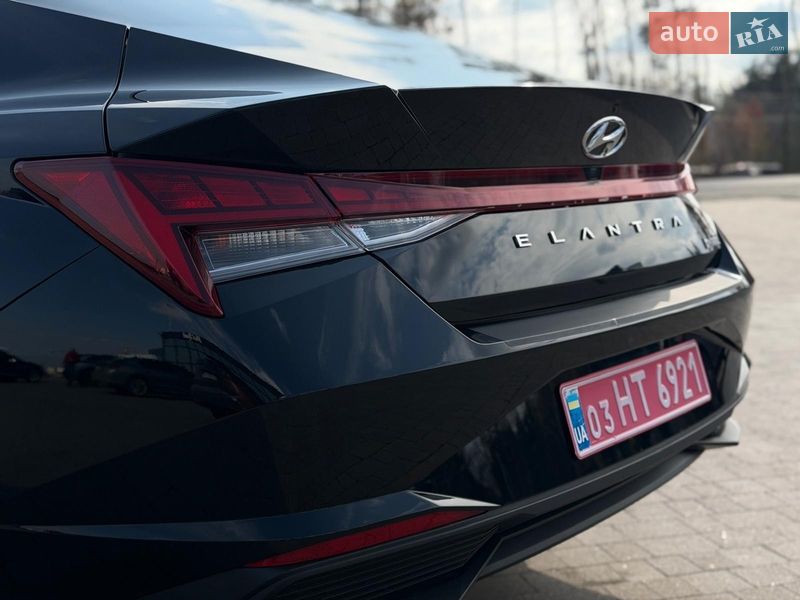 Седан Hyundai Elantra 2022 в Луцке