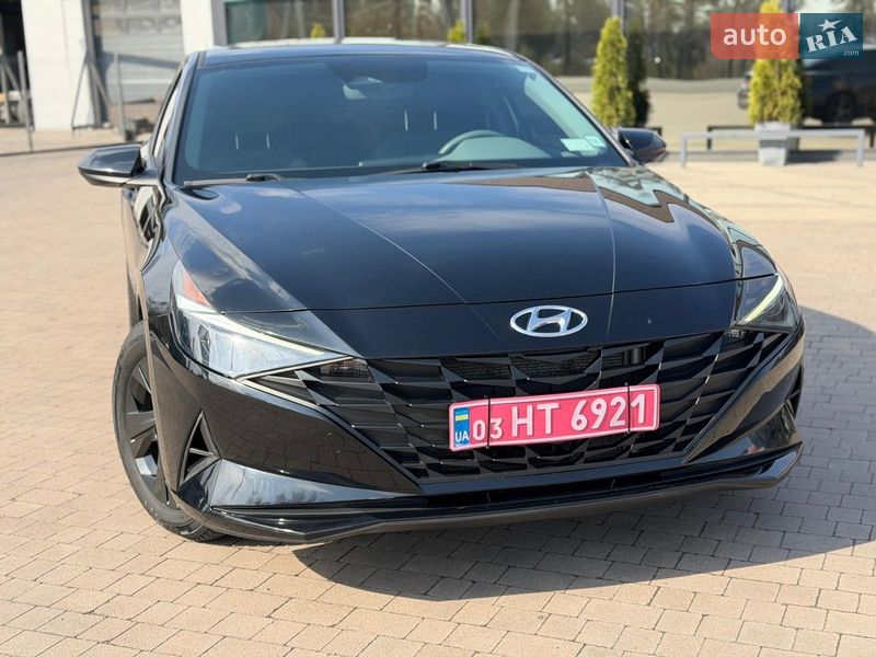 Седан Hyundai Elantra 2022 в Луцке