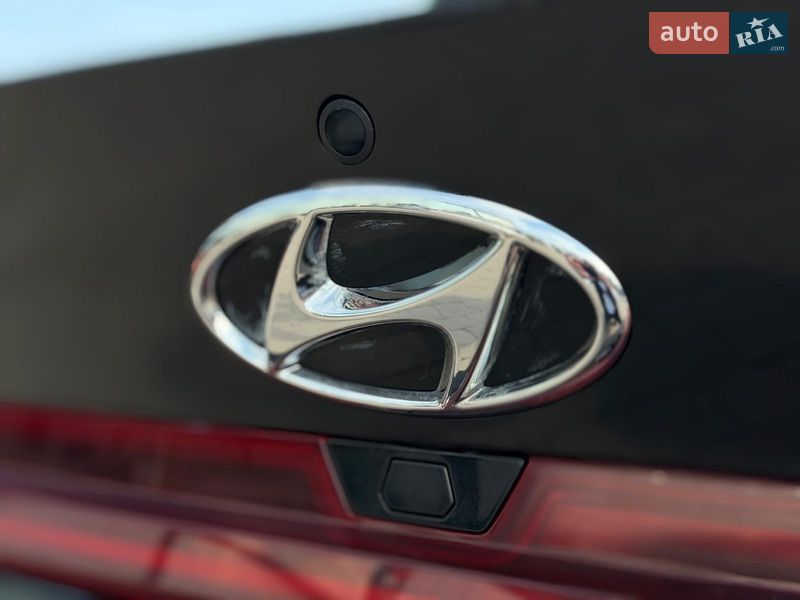 Седан Hyundai Elantra 2022 в Луцке