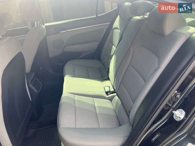 Седан Hyundai Elantra 2017 в Запорожье