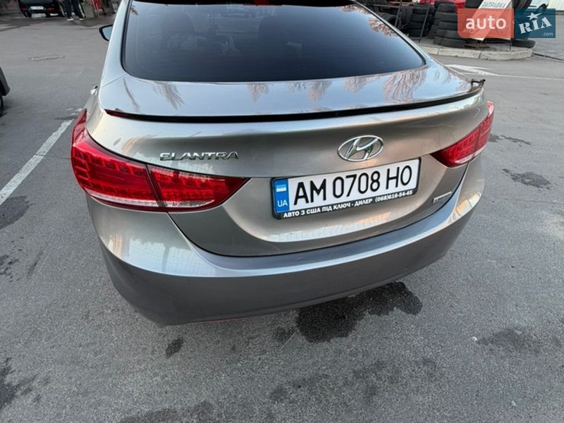 Седан Hyundai Elantra 2011 в Киеве
