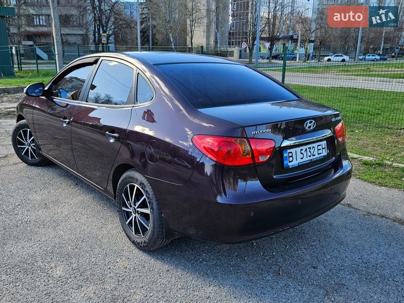 Седан Hyundai Elantra 2010 в Харькове