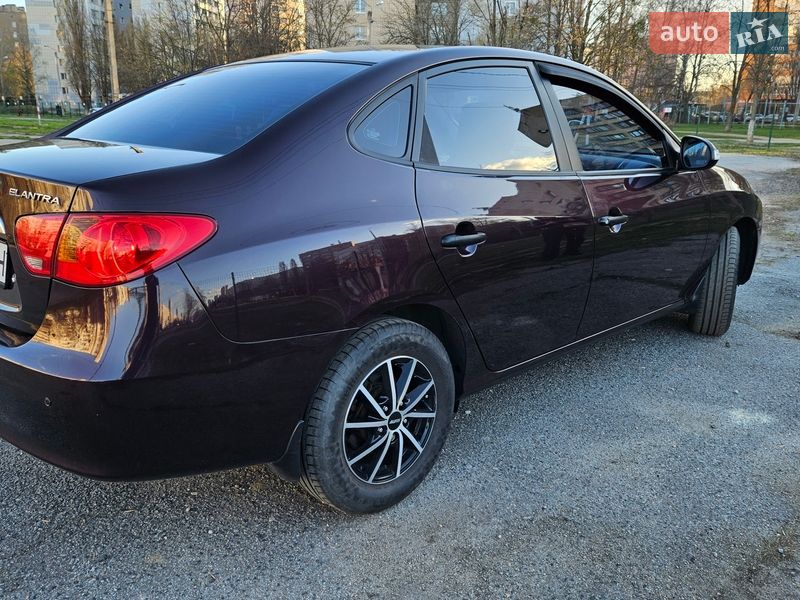 Седан Hyundai Elantra 2010 в Харькове